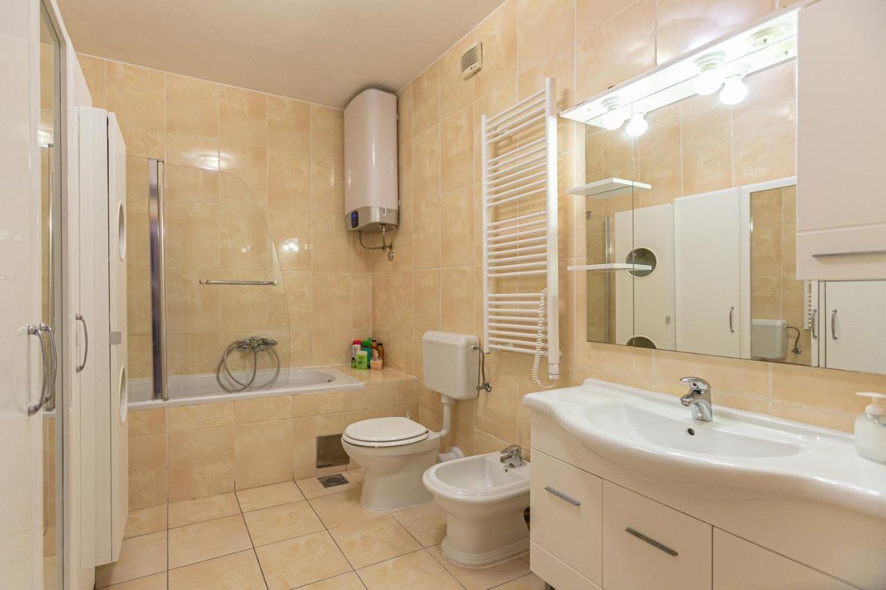 Apartment Relax Whit Big Terrace 170M2 Near The Beach Split Buitenkant foto